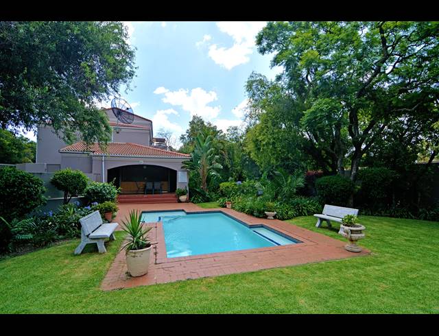 1 BEDROOM APARTMENT TO LET IN OAKLANDS